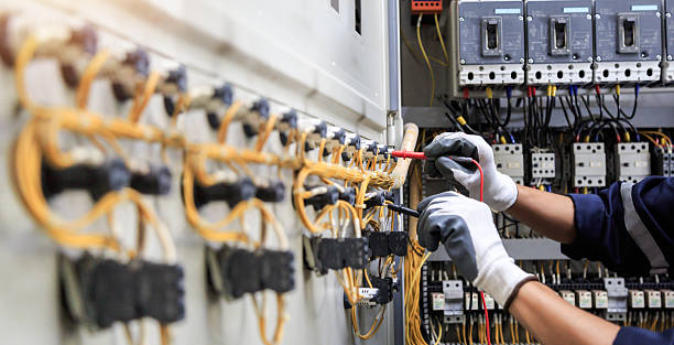 Professional Electrician technician working in Fairbanks Ranch, CA
